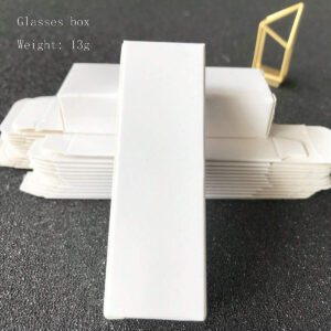 Lunettes carrées de grande taille pour femmes avec monture de lunettes pour la photographie de rue. Accessoires de décoration pour les yeux avec des verres transparents. Accessoires de lunettes pour femmes