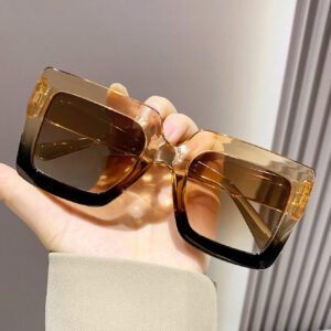 Lunettes de soleil vintage surdimensionnées à monture carrée en plastique, lunettes de soleil unisexes mode classique pour l'extérieur, les voyages, la plage, protection UV. Accessoires de plage pour femmes. Lunettes de soleil, lunettes de soleil de base, convenant aux pulls, jeans, survêtements, sweats à capuche, vestes, robes et chemises à manches longues.