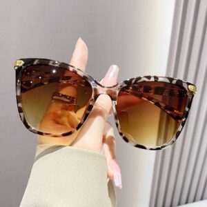 Lunettes de soleil style œil de chat vintage pour femmes, grand cadre plastique mode classique décorative extérieure voyage plage vacances anti-UV lunettes de soleil accessoires de plage pour femmes lunettes de soleil lunettes de soleil nuances