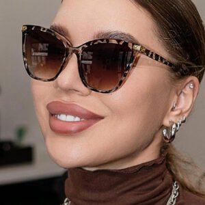Lunettes de soleil style œil de chat vintage pour femmes, grand cadre plastique mode classique décorative extérieure voyage plage vacances anti-UV lunettes de soleil accessoires de plage pour femmes lunettes de soleil lunettes de soleil nuances