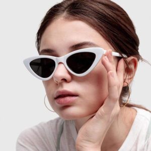 1 pièce Lunettes de mode de style européen et américain, lunettes de chat à œil de chat vintage, lunettes de mode à petit cadre, accessoires de plage pour femmes, lunettes de soleil tendance, tenues d'automne et d'hiver pour femmes, cadeaux de style décontracté chic