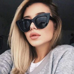 1 pièce Lunettes de soleil mode style vintage européen et américain, grandes montures en forme d'œil de chat. Accessoires de plage pour femmes. Accessoires de base pour tenues femme automne-hiver, casual chic, cadeaux