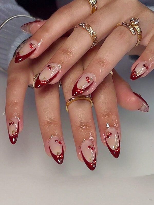 24 pièces de faux ongles attrayants en forme d'amande courte avec motifs de cerise rouge et blanche et d'herbe, conviennent pour un usage quotidien, de festival et de trajet pour femmes, Édition du nouvel an Press On Nails Nail Supplies