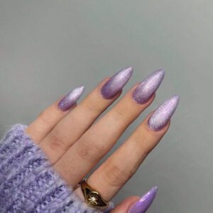 24 pièces Ongles pressés magnétiques violets courts amande, kit d'ongles artificiels en gel pour les yeux de chat en pointe française faits main, moyens d'adhésif à colle magnétique en violet nu pailleté, Kit d'ongles faux avec bâtonnets réutilisables pour les femmes, fournitures d'ongles