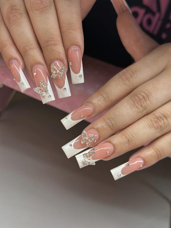 24 pièces Faux ongles de luxe extra longs de forme carrée avec design 3D de papillon doré et strass. Fournitures de faux ongles de couleur champagne chaude pour couvrir complètement les ongles des femmes et des filles pour les fêtes et la danse. Facile à appliquer et à retirer – Image 4