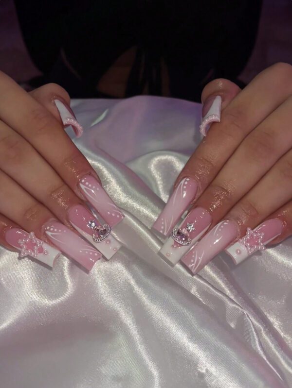 24 pièces Faux ongles de luxe extra longs de forme carrée avec design 3D de papillon doré et strass. Fournitures de faux ongles de couleur champagne chaude pour couvrir complètement les ongles des femmes et des filles pour les fêtes et la danse. Facile à appliquer et à retirer – Image 5