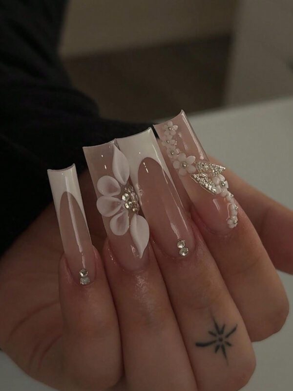 24 pièces Faux ongles de luxe extra longs de forme carrée avec design 3D de papillon doré et strass. Fournitures de faux ongles de couleur champagne chaude pour couvrir complètement les ongles des femmes et des filles pour les fêtes et la danse. Facile à appliquer et à retirer – Image 10