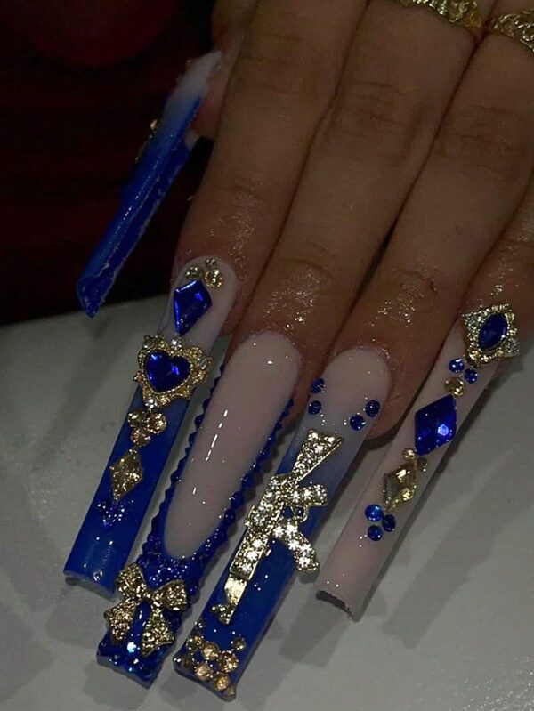 24 pièces Faux ongles de luxe extra longs de forme carrée avec design 3D de papillon doré et strass. Fournitures de faux ongles de couleur champagne chaude pour couvrir complètement les ongles des femmes et des filles pour les fêtes et la danse. Facile à appliquer et à retirer – Image 16