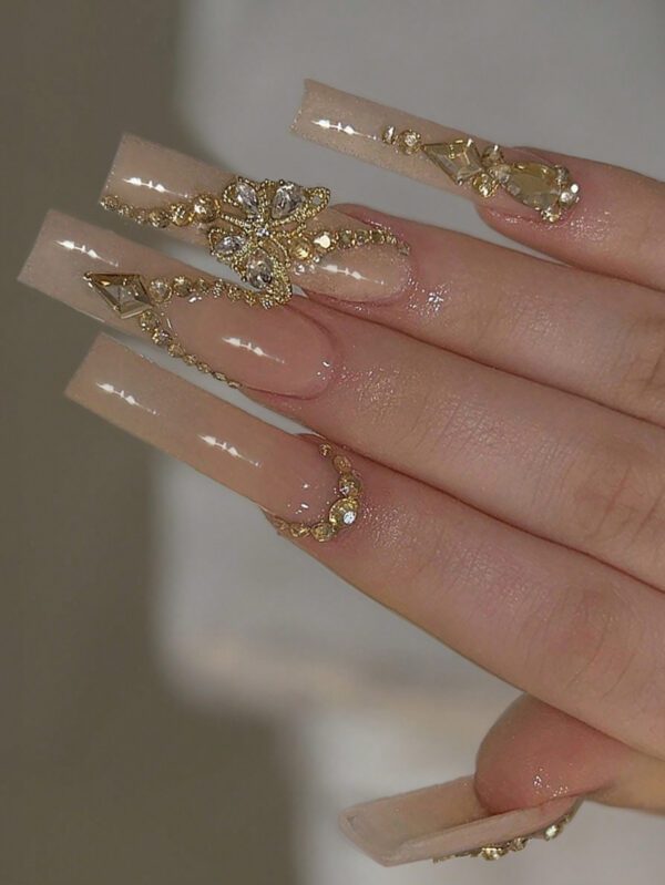 24 pièces Faux ongles de luxe extra longs de forme carrée avec design 3D de papillon doré et strass. Fournitures de faux ongles de couleur champagne chaude pour couvrir complètement les ongles des femmes et des filles pour les fêtes et la danse. Facile à appliquer et à retirer – Image 18