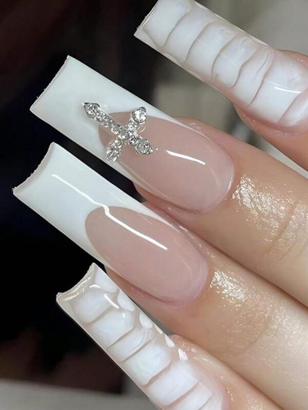 24 pièces Nouvelles fausses ongles longues de ballet croisés et de motif blanc serpent conçues spécialement pour les filles avec 1 pièce de colle en gelée et 1 bande de frottement, réutilisables pour une utilisation quotidienne des filles dans la rue, des jeux en campus, des rendez-vous à la plage, des mariages, des salons et d'autres festivals, fournitures d'ongles pressés à chaud. – Image 7