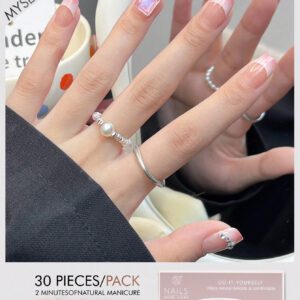 30 pièces de faux ongles en forme de cercueil courts, avec des paillettes de diamant contrastantes dans un style doux et cool japonais et coréen pour les femmes. Des ongles à la mode et tendance, assortis à 1 pièce de colle gélifiée et 1 pièce de bande de frottement. Convient pour les fêtes, les danses et le port quotidien décontracté des femmes. Détachables et réutilisables.