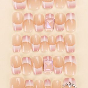 30 pièces de faux ongles en forme de cercueil courts, avec des paillettes de diamant contrastantes dans un style doux et cool japonais et coréen pour les femmes. Des ongles à la mode et tendance, assortis à 1 pièce de colle gélifiée et 1 pièce de bande de frottement. Convient pour les fêtes, les danses et le port quotidien décontracté des femmes. Détachables et réutilisables.