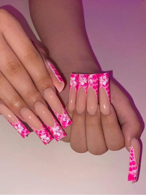 24 pièces Ongles faux imprimé feuille bleue de fleur de cerisier doux avec une couleur blanche française pour un port quotidien des femmes & 1 pièce Kit de faux ongles complet & 1 kit d'autocollant de colle pour ongles pour fille mère femme cadeau et fournitures pour ongles et en gros, ensemble d'art d'ongle blanchissant avec ongles faux détachables pour festival, fête, rendez-vous et pression à ongles pour port quotidien. – Image 4