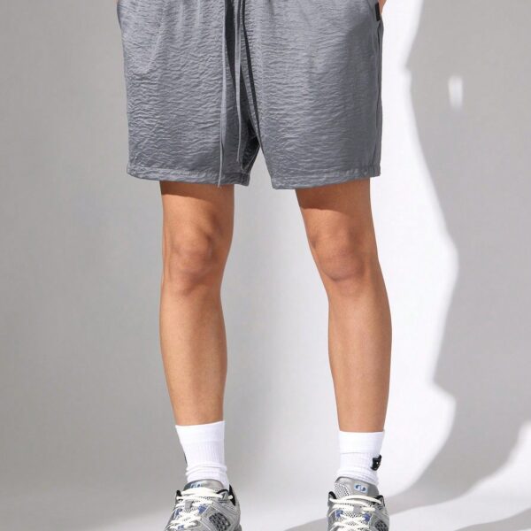 SUMWON Short texturé à coupe droite avec plis et cordon de serrage