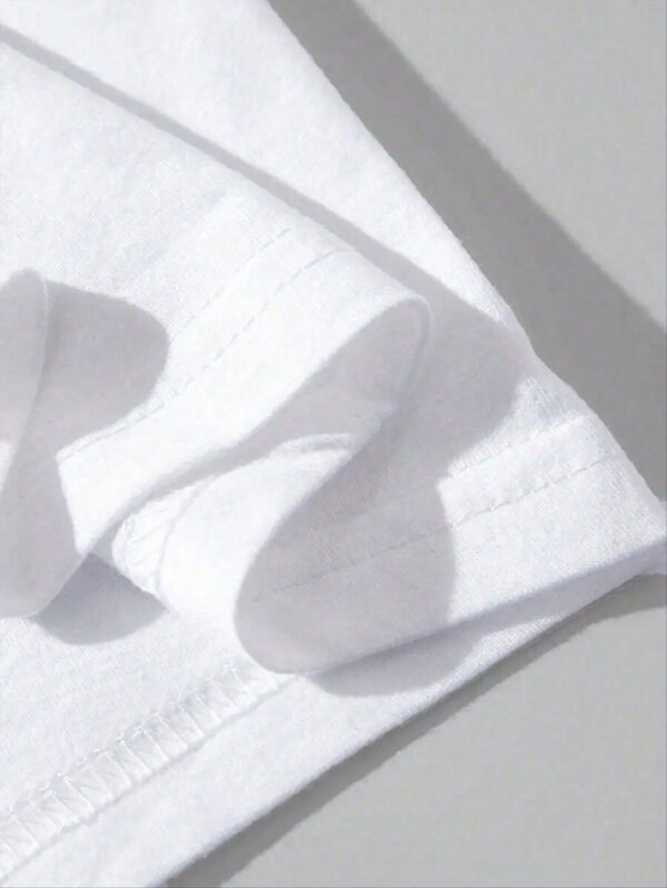 T-shirt à manches courtes imprimé de lettres de personnalité casual de course pour hommes, à associer à un pantalon casual. Convient pour les voyages, les vacances, le camping en plein air, les sports, la course internationale. – Image 6