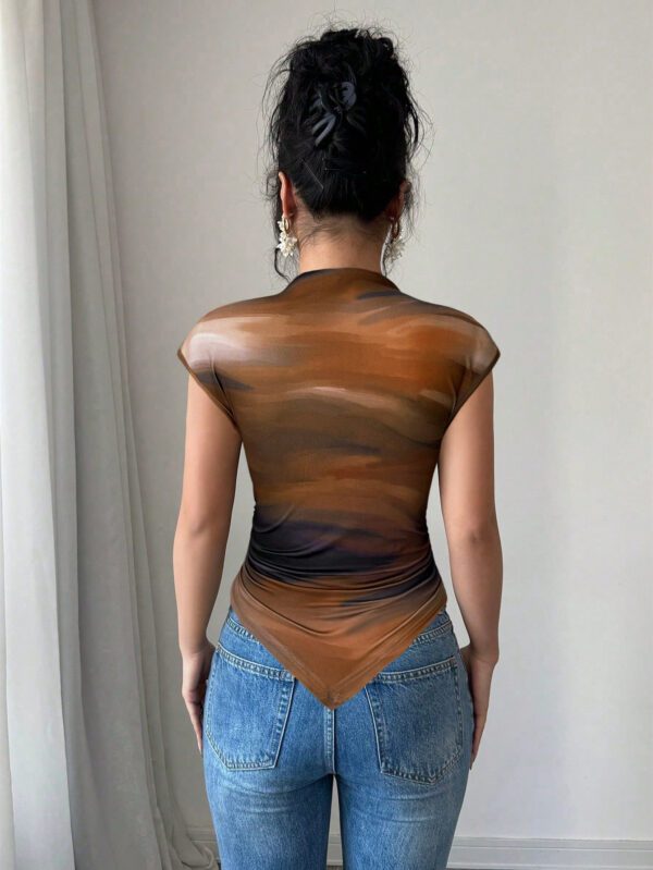 Firerie Nouveau T-Shirt brun casual et polyvalent pour femmes avec ourlet asymétrique tie-dye – Image 2