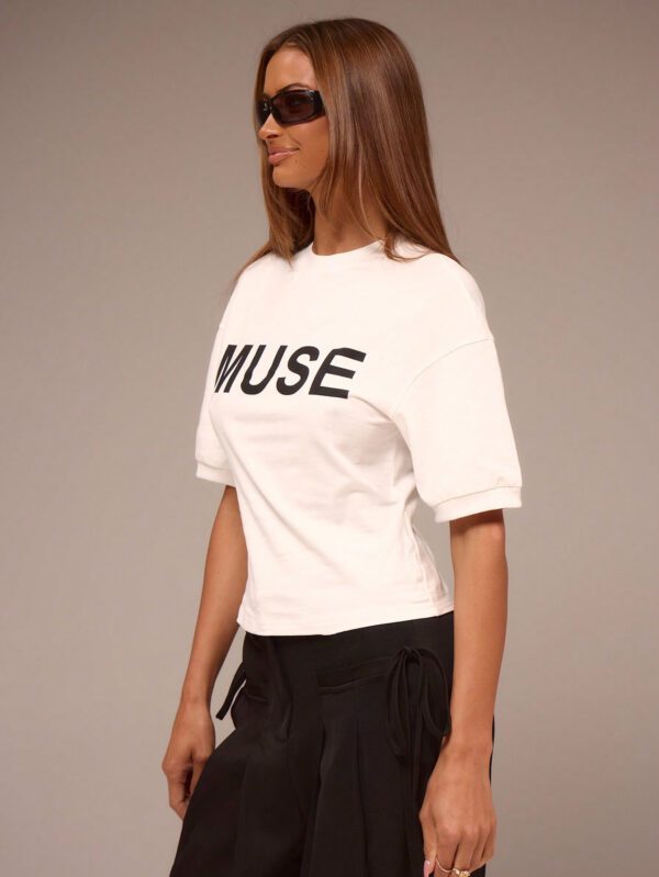 MUSERA T-shirt surdimensionné à épaules tombantes avec logo graphique "MUSE" – Image 4