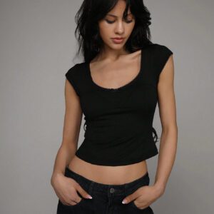 TRNVIE T-shirt court casual à col rond plissé et manches cape, couleur unie pour femme