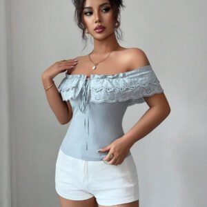 Elenzga Tenue d'été élégante pour femmes, top à manches courtes avec épaules dénudées, volants en dentelle, t-shirt moulant en tricot