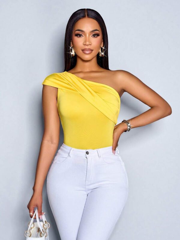 SOLERSUN Top à manches plissées avec épaules dénudées, col asymétrique en tricot jaune sexy, pour femmes, pour une utilisation quotidienne et décontractée, printemps et été – Image 2