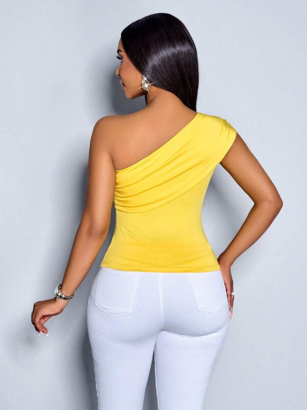 SOLERSUN Top à manches plissées avec épaules dénudées, col asymétrique en tricot jaune sexy, pour femmes, pour une utilisation quotidienne et décontractée, printemps et été – Image 3