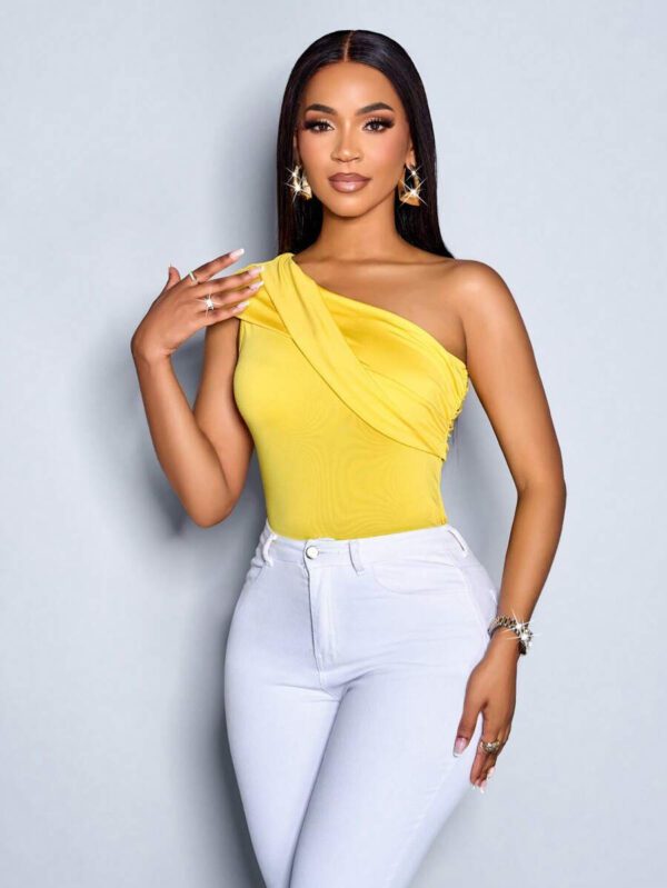 SOLERSUN Top à manches plissées avec épaules dénudées, col asymétrique en tricot jaune sexy, pour femmes, pour une utilisation quotidienne et décontractée, printemps et été – Image 6
