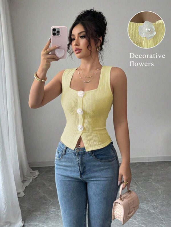 Elenzga Débardeur court à motif floral 3D à la mode pour femme, camisole courte ajustée à bretelles larges et col carré – Image 35