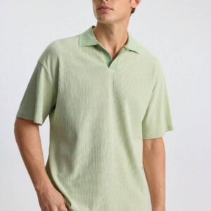 Ontre Chemise polo pour hommes d'été 2025 de couleur unie à manches courtes, décontractée et adaptée aux déplacements. Chemise décontractée chic pour les jeunes hommes pour les festivals de musique, les vacances, et une utilisation polyvalente quotidienne.