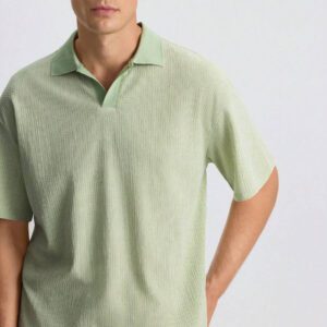 Ontre Chemise polo pour hommes d'été 2025 de couleur unie à manches courtes, décontractée et adaptée aux déplacements. Chemise décontractée chic pour les jeunes hommes pour les festivals de musique, les vacances, et une utilisation polyvalente quotidienne.