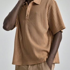 Ontre Polo à manches courtes texturé, décontracté et unicolore pour hommes, été 2025. Convient pour la Fête de l'Indépendance, la Saint-Jean, la remise des diplômes, le port quotidien. Joli polo tricoté d'été pour hommes. Tenue de villégiature, vacances à la plage, polo tricoté pour les déplacements, le sport, le style décontracté