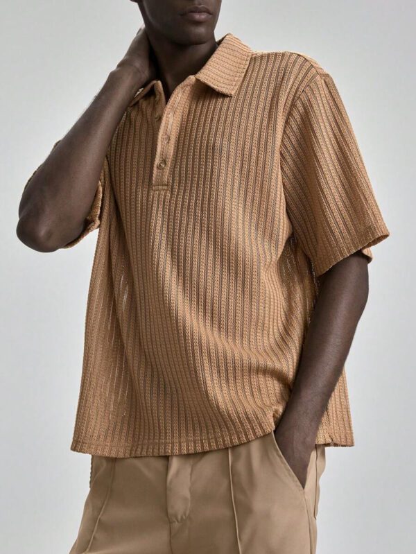 Ontre Polo à manches courtes texturé, décontracté et unicolore pour hommes, été 2025. Convient pour la Fête de l'Indépendance, la Saint-Jean, la remise des diplômes, le port quotidien. Joli polo tricoté d'été pour hommes. Tenue de villégiature, vacances à la plage, polo tricoté pour les déplacements, le sport, le style décontracté – Image 7