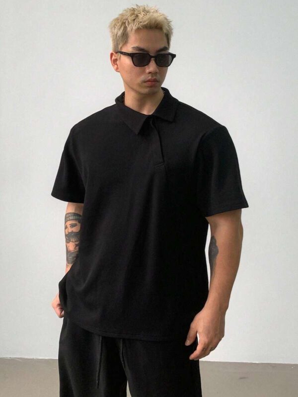DAZY Chemise polo à col unicolore de couleur foncée pour hommes, été – Image 2