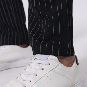 Manfinity Homme Pantalon casual droit pour homme à poches avec patch rayé. Pantalon de créateur pour homme