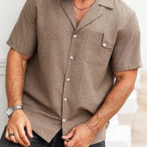 Manfinity CasualCool Chemise décontractée en lin à manches courtes pour hommes, style de rue jeune pour hommes. Produit multifonctionnel INS : cette chemise à manches courtes pour hommes est faite de tissu teint en lin, texture légère, la texture unique donne à la chemise un style de rue naturel. Elle convient pour la marche quotidienne dans la rue, les fêtes, les festivals de musique et autres activités de loisirs. C'est un excellent cadeau pour un petit ami ou un mari.