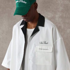 SUMWON Chemise à manches courtes décontractée avec col boutonné, détails contrastés. Style streetwear d'été, coupe oversize, style bowling . Collection premium brésilienne