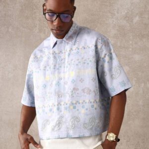 SUMWON Chemise décontractée à manches courtes avec motif cachemire vintage pour le printemps et l'été. Portée de manière décontractée pour les vacances, les festivals, les fêtes et le style de rue.