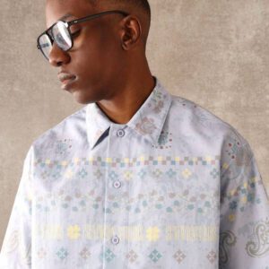 SUMWON Chemise décontractée à manches courtes avec motif cachemire vintage pour le printemps et l'été. Portée de manière décontractée pour les vacances, les festivals, les fêtes et le style de rue.