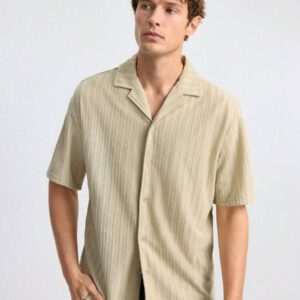 Ontre Chemise décontractée à manches courtes, col châle, à bouton simple, de couleur unie pour hommes, style casual chic, adaptée pour les festivals de musique, les vacances et le port quotidien