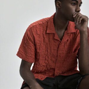 Ontre Chemise décontractée d'été pour hommes 2025, couleur unie texturée, convient pour le Jour de l'Indépendance, la Saint-Jean, les remises de diplômes, le port quotidien, un joli Top d'été, chemise de vacances à la plage pour hommes