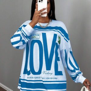 Slaydiva T-shirt ample à manches longues avec col rond, épaules dénudées, imprimé avec logo anglais rétro américain style rue décontracté nouvelle tendance. T-shirt pour femmes avec bas vert à fleurs abricot
