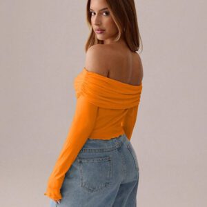 SHEIN SXY Top blanc T-shirt à manches longues en tricot asymétrique plissé blanc unicolore, automne/printemps T-shirt moulant tricoté pour femmes avec épaules dénudées Convient pour les sorties et la vie quotidienne