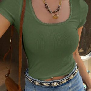 DAZY T-shirt femme à col carré court, avec garniture en dentelle ajustée