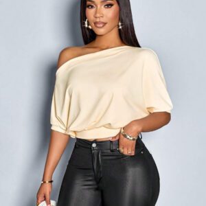 SOLERSUN T-shirt asymétrique à col et épaules froissés pour femmes, coloris unicolore