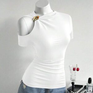 Elenzga T-shirt mode à manches courtes à épaules découpées avec décoration métallique, couleur unie pour femmes