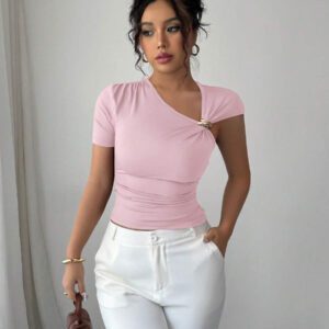 Elenzga Top à manches courtes pour femmes avec encolure asymétrique élégante, décoré de boutons en métal or rose 3D