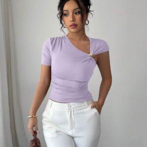 Elenzga Top à manches courtes pour femmes avec encolure asymétrique élégante, décoré de boutons en métal or rose 3D