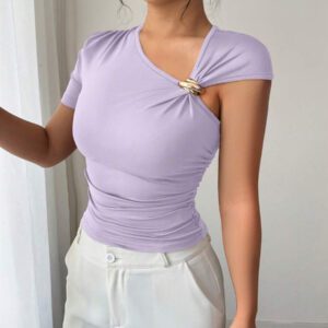 Elenzga Top à manches courtes pour femmes avec encolure asymétrique élégante, décoré de boutons en métal or rose 3D
