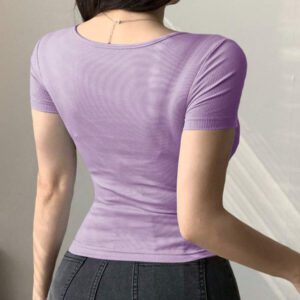 Joudiya T-shirt court ajusté à encolure en V torsadé et manches courtes pour femmes