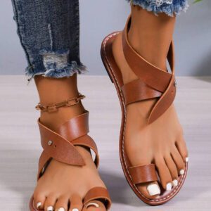 Women's Flat Sandals, European And American Fashion Casual Round Toe Rivet Buckle Strap Beach Slippers