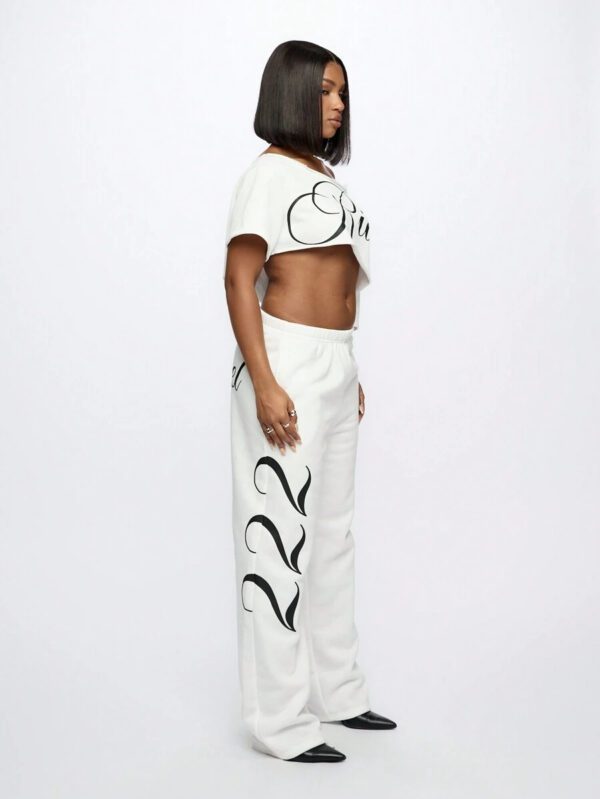 SUMWON WOMEN Top court style épaules dénudées avec logo calligraphié, tenue casual d'été pour festival, week-end, soirée, style urbain – Image 8